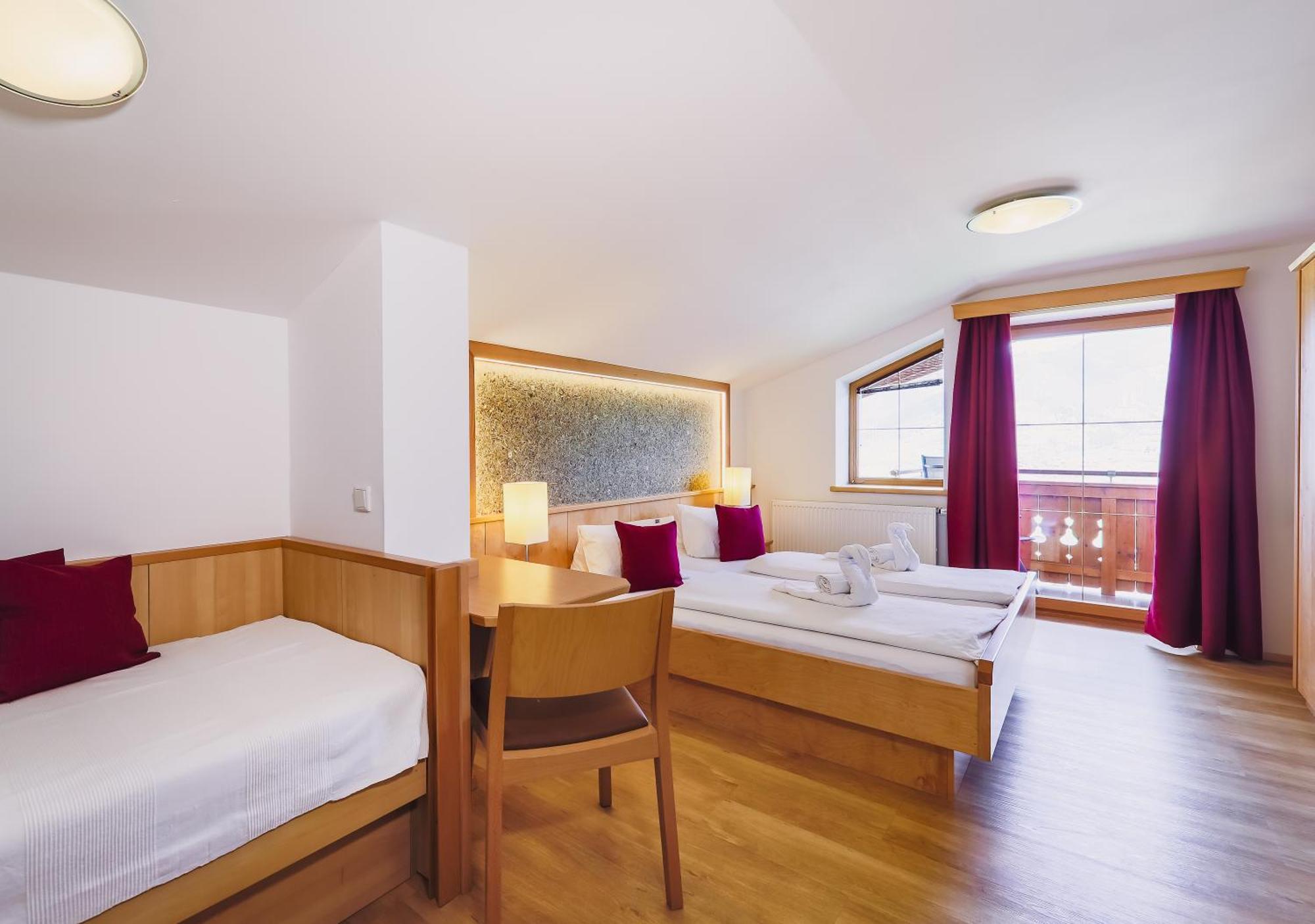 Panorama Hotel Guggenbichl - Inkl Sommerkarte, Einmaliger Eintritt Ins Tauern Spa & Bester Ausblick Ueber Kaprun Ngoại thất bức ảnh