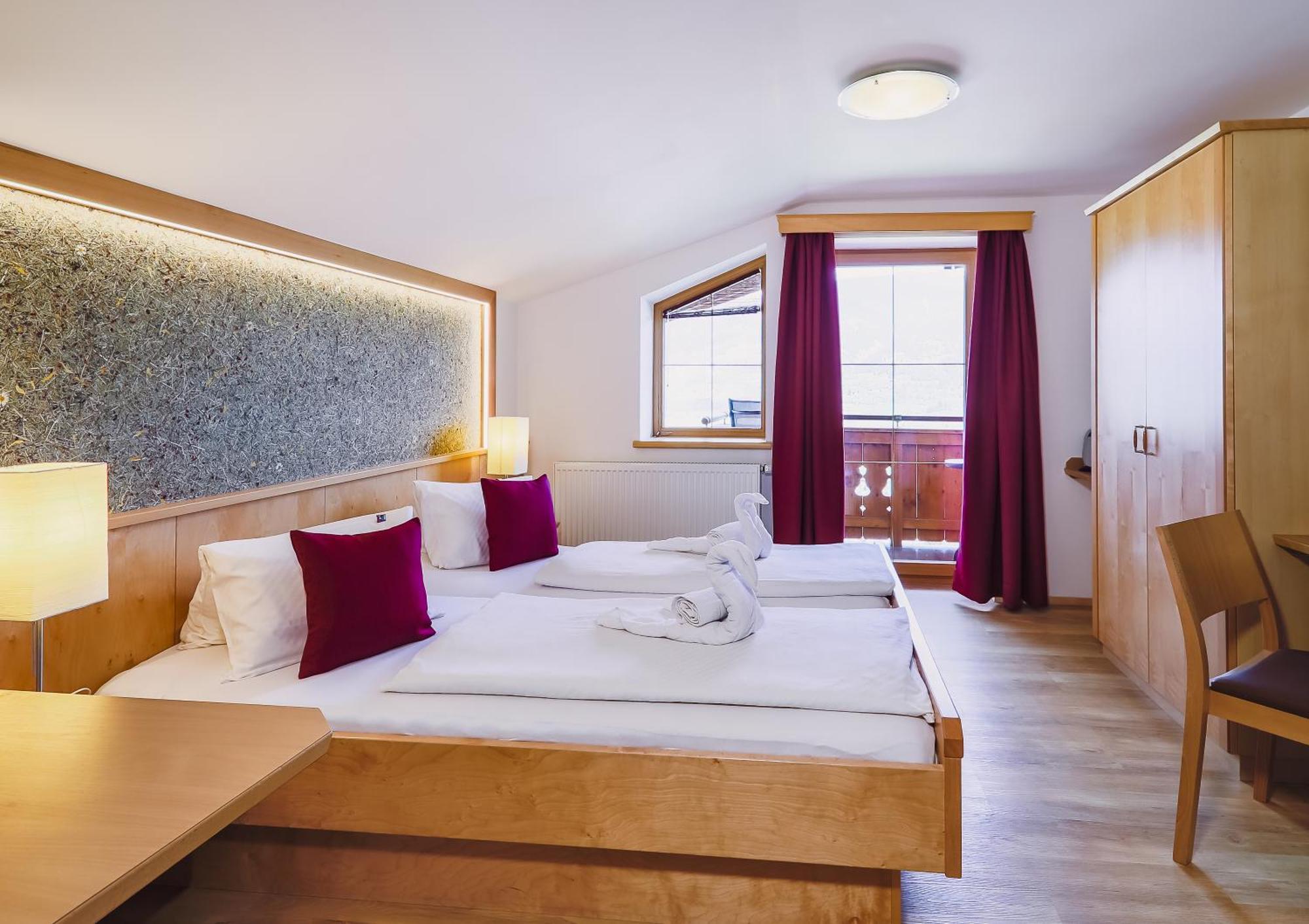 Panorama Hotel Guggenbichl - Inkl Sommerkarte, Einmaliger Eintritt Ins Tauern Spa & Bester Ausblick Ueber Kaprun Ngoại thất bức ảnh