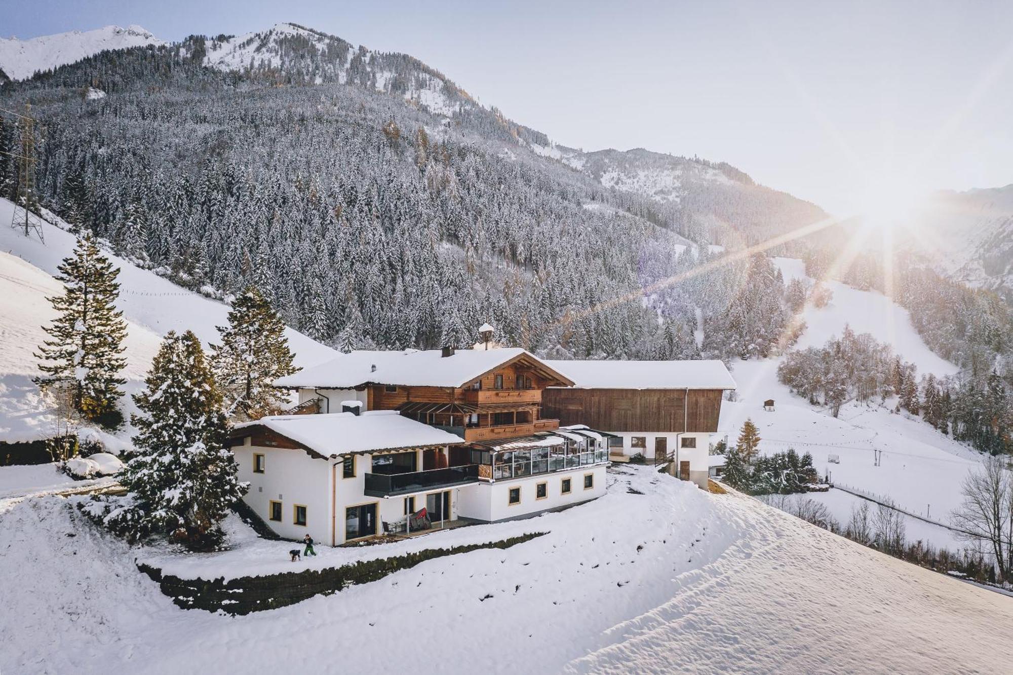 Panorama Hotel Guggenbichl - Inkl Sommerkarte, Einmaliger Eintritt Ins Tauern Spa & Bester Ausblick Ueber Kaprun Ngoại thất bức ảnh